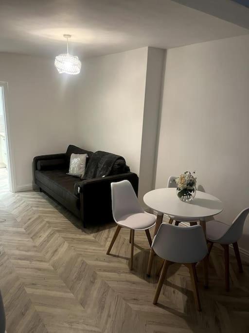 Modern Welsh Cottage Porth  المظهر الخارجي الصورة